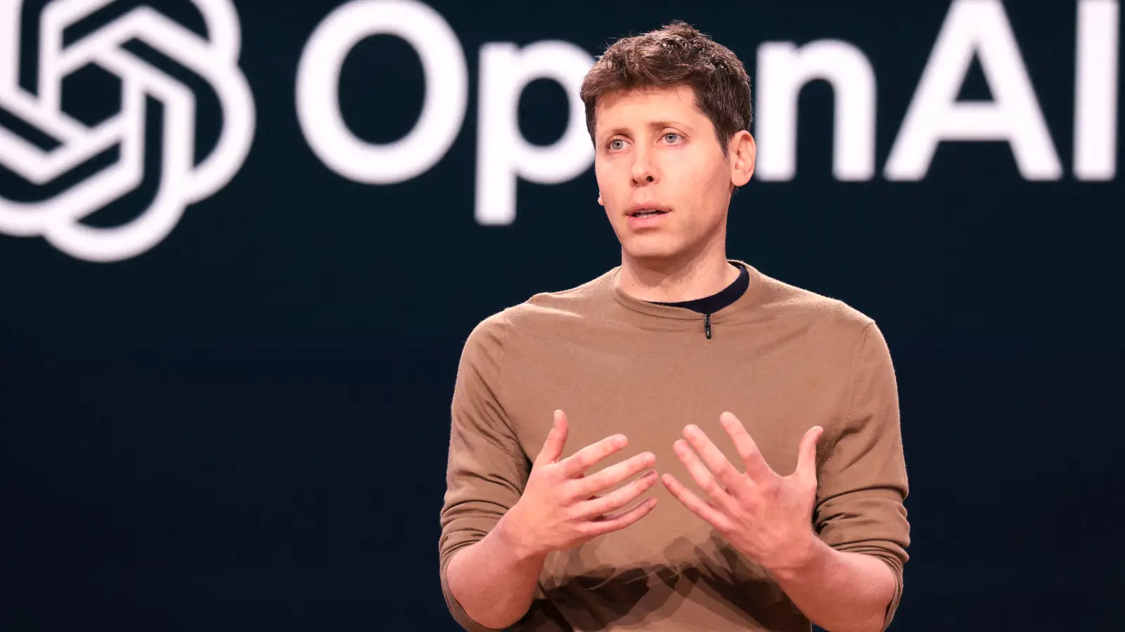 Sam Altman 談 AI 模型安全：為什麼他主張「放慢一點」